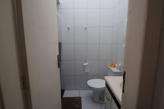 Banheiro de casa de condomínio à venda com 3 quartos, 70m² em Olaria, Canoas