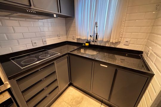Cozinha de apartamento para alugar com 1 quarto, 61m² em Alphaville Industrial, Barueri