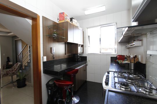 Cozinha de apartamento à venda com 4 quartos, 185m² em Castelo, Belo Horizonte