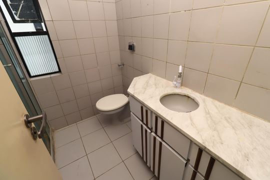 Banheiro da suíte de apartamento para alugar com 4 quartos, 78m² em Imbuí, Salvador