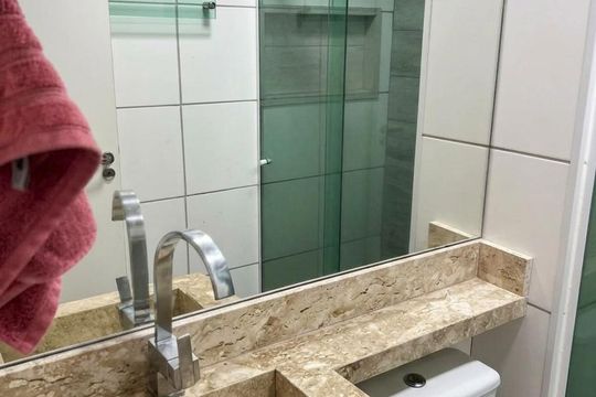 Banheiro de apartamento para alugar com 2 quartos, 65m² em Parque Flora, Nova Iguaçu