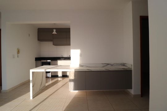 Sala de apartamento para alugar com 2 quartos, 45m² em Jardim Inconfidência, Uberlândia