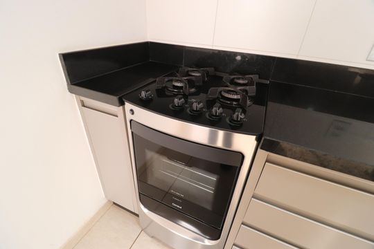 Cozinha de apartamento para alugar com 2 quartos, 45m² em Jardim Inconfidência, Uberlândia