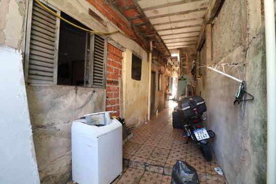Garagem de casa para alugar com 4 quartos, 250m² em Parque dos Bancarios, São Paulo