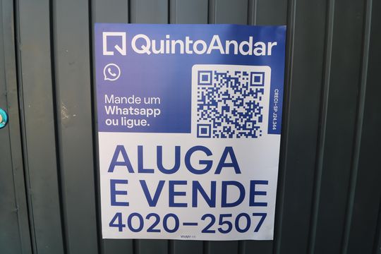 Fachada de casa para alugar com 4 quartos, 250m² em Parque dos Bancarios, São Paulo