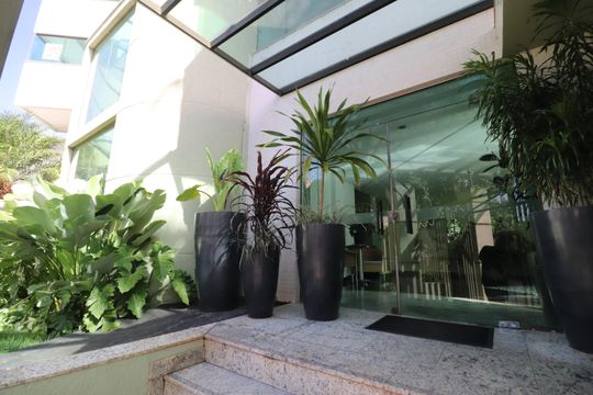 Hall de entrada de apartamento para alugar com 4 quartos, 359m² em Osvaldo Rezende, Uberlândia