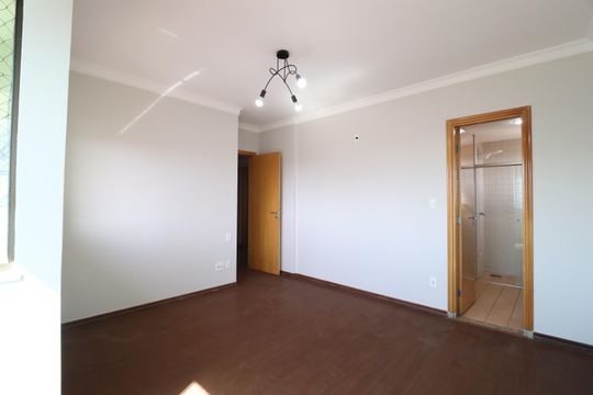 Quarto 3 - Suíte de apartamento para alugar com 4 quartos, 359m² em Osvaldo Rezende, Uberlândia