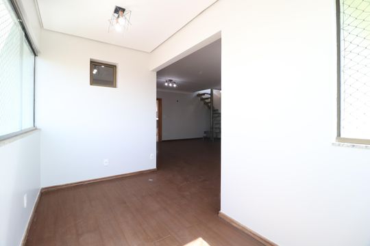 Sala de apartamento para alugar com 4 quartos, 359m² em Osvaldo Rezende, Uberlândia