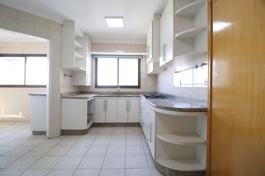 Cozinha de apartamento para alugar com 4 quartos, 359m² em Osvaldo Rezende, Uberlândia