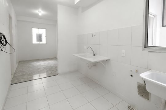 Cozinha de apartamento para alugar com 2 quartos, 45m² em Guaratiba, Rio de Janeiro