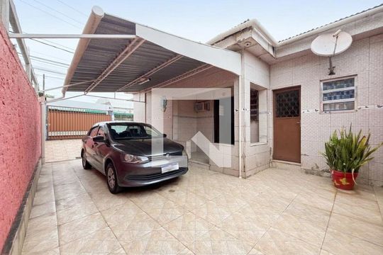 Garagem de casa para alugar com 2 quartos, 100m² em Anchieta, Nilópolis