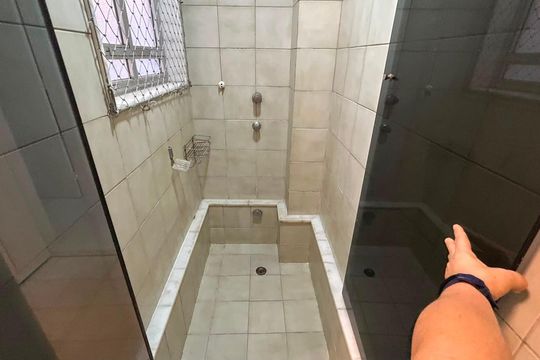 Banheiro de apartamento para alugar com 2 quartos, 40m² em Santíssimo, Rio de Janeiro