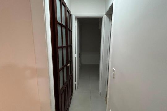 Corredor de apartamento para alugar com 2 quartos, 40m² em Santíssimo, Rio de Janeiro