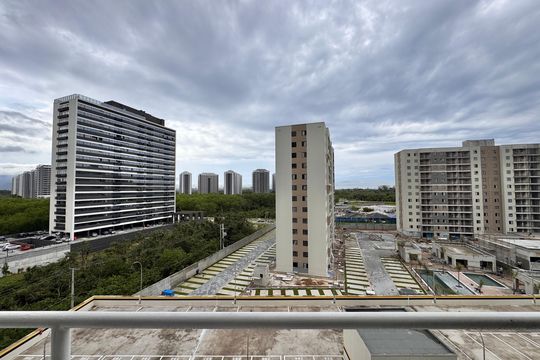 Varanda de apartamento para alugar com 2 quartos, 52m² em Barra Olímpica, Rio de Janeiro