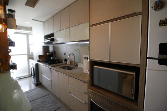 Cozinha de apartamento para alugar com 3 quartos, 136m² em Taquara, Rio de Janeiro