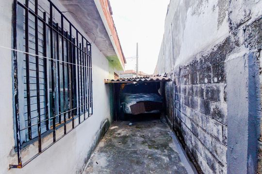 Garagem de casa à venda com 3 quartos, 150m² em Jardim Zimbardi, Guarulhos