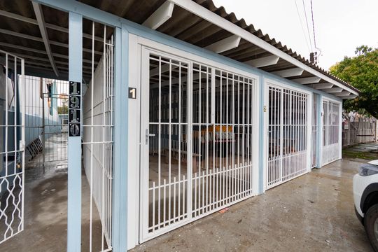 Fachada de casa de condomínio para alugar com 1 quarto, 30m² em Harmonia, Canoas