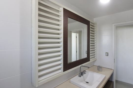 Banheiro de apartamento para alugar com 1 quarto, 30m² em Jardim Esperança, Cabo Frio
