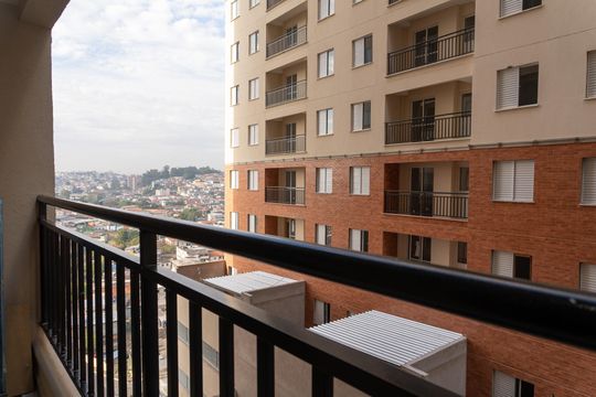 Apartamento para alugar com 2 quartos, 44m² em Jardim Tres Irmaos, Taboão da Serra