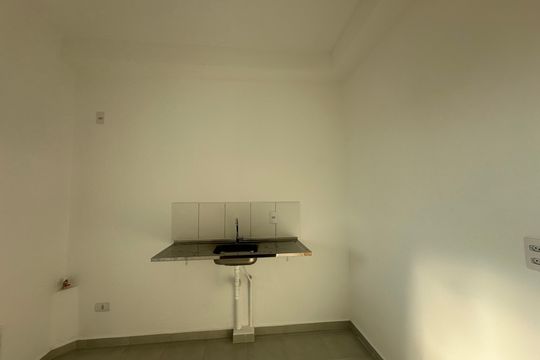 Cozinha de apartamento para alugar com 1 quarto, 50m² em Jardim Maria Helena, Barueri