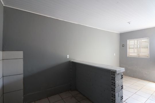 Sala/Cozinha de casa para alugar com 2 quartos, 40m² em Harmonia, Canoas