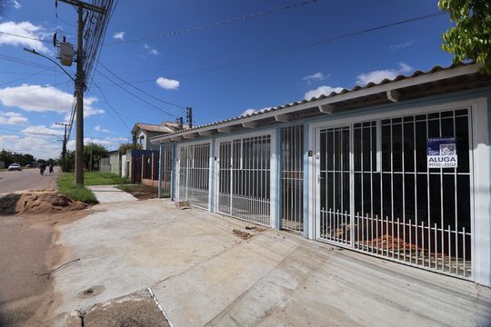 Fachada de casa para alugar com 2 quartos, 40m² em Harmonia, Canoas
