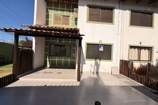 Fachada de casa de condomínio para alugar com 4 quartos, 108m² em Setor Sudoeste, Goiânia