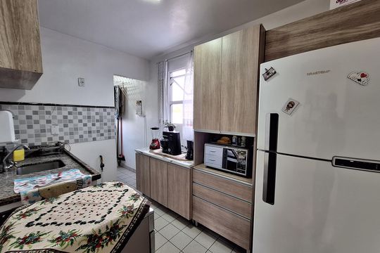 Cozinha de apartamento à venda com 2 quartos, 50m² em Vila Lutécia, Santo André