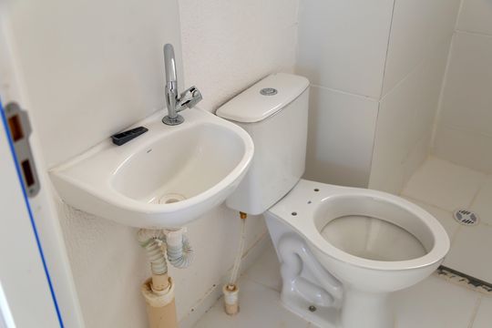 Banheiro de apartamento para alugar com 2 quartos, 39m² em Residencial Frei Galvão, Goiânia