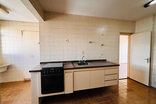 Cozinha de apartamento à venda com 3 quartos, 110m² em Alphaville, Barueri
