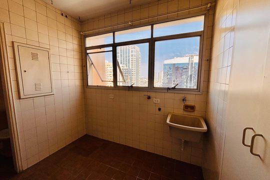 Lavanderia de apartamento à venda com 3 quartos, 110m² em Alphaville, Barueri