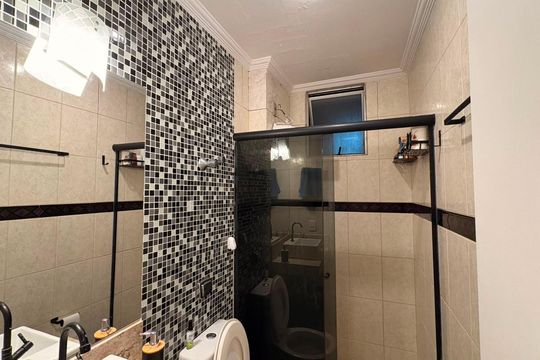 Banheiro de apartamento para alugar com 3 quartos, 70m² em Alípio de Melo, Belo Horizonte