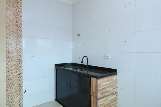 Cozinha de casa de condomínio para alugar com 1 quarto, 30m² em Parque Guarani, São Paulo