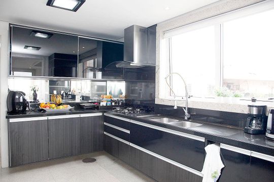 Cozinha de apartamento para alugar com 2 quartos, 170m² em Higienópolis, Porto Alegre