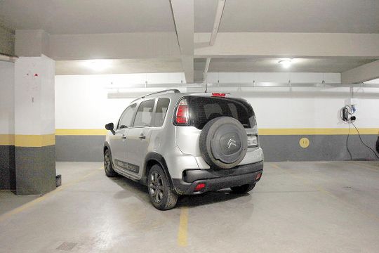 Box Garagem (02 vagas) de apartamento para alugar com 2 quartos, 170m² em Higienópolis, Porto Alegre