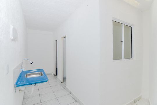 Cozinha de casa para alugar com 1 quarto, 23m² em Jardim Santa Cecilia, Guarulhos