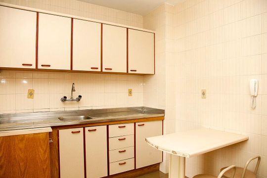 Cozinha/Área de serviço de apartamento à venda com 2 quartos, 74m² em Floresta, Porto Alegre