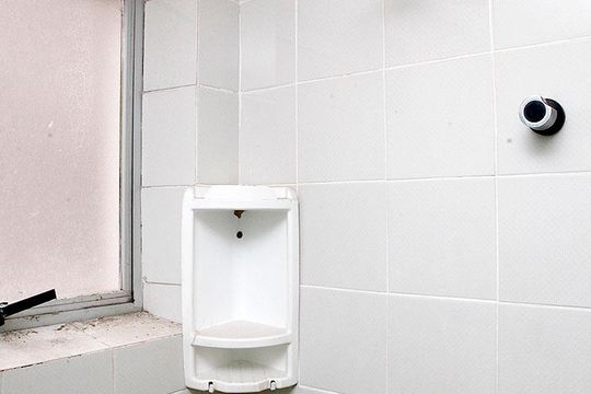 Banheiro social de apartamento à venda com 2 quartos, 74m² em Floresta, Porto Alegre
