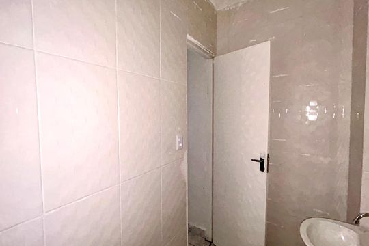 Banheiro de casa para alugar com 1 quarto, 24m² em Jardim Santa Cecilia, Guarulhos