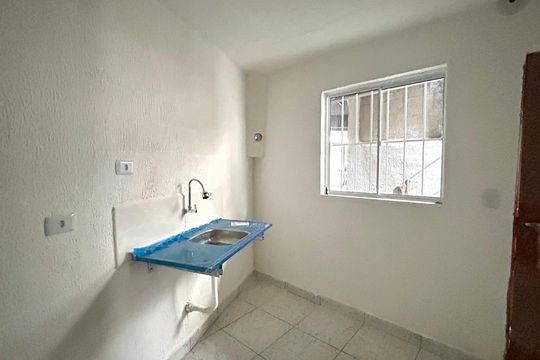 Cozinha de casa para alugar com 1 quarto, 24m² em Jardim Santa Cecilia, Guarulhos