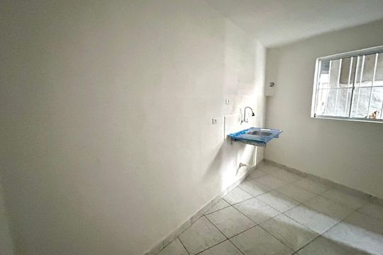 Área de Serviço de casa para alugar com 1 quarto, 24m² em Jardim Santa Cecilia, Guarulhos