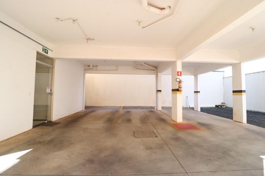 Garagem de apartamento para alugar com 2 quartos, 60m² em Jardim Inconfidência, Uberlândia