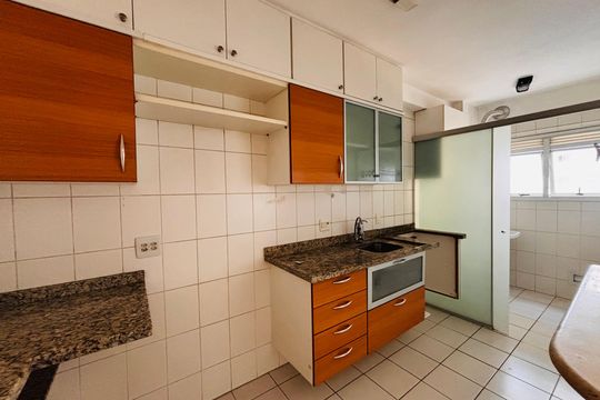 Cozinha de apartamento à venda com 2 quartos, 72m² em Alphaville Industrial, Barueri