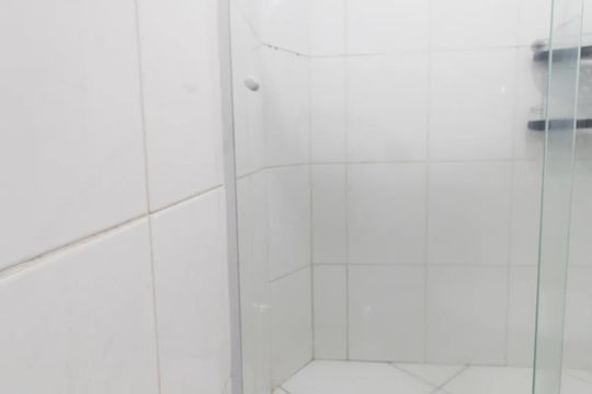 Banheiro de apartamento à venda com 2 quartos, 55m² em Jardim Sao Luiz, Barueri