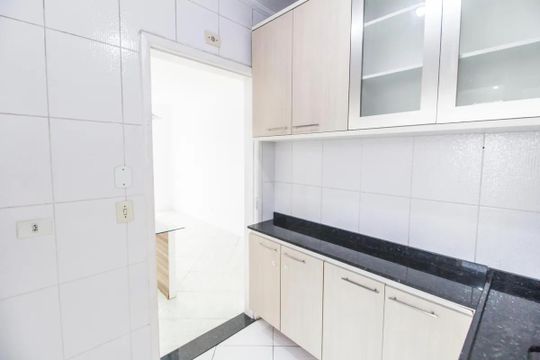 Cozinha de apartamento à venda com 2 quartos, 55m² em Jardim Sao Luiz, Barueri