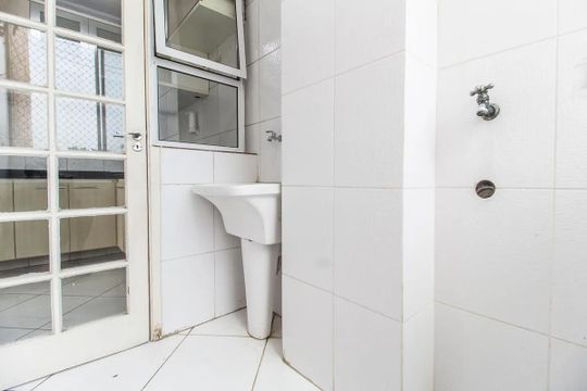 Área de serviço de apartamento à venda com 2 quartos, 55m² em Jardim Sao Luiz, Barueri