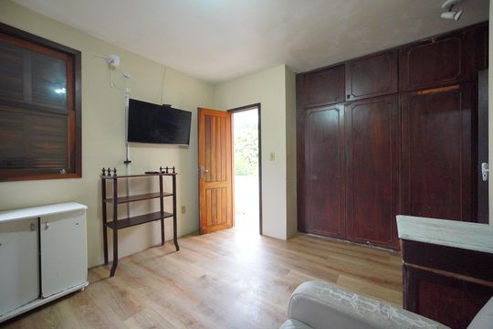 Suíte 1 de casa para alugar com 4 quartos, 180m² em Itacorubi, Florianópolis