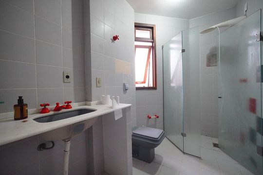 Banheiro de casa para alugar com 4 quartos, 180m² em Itacorubi, Florianópolis