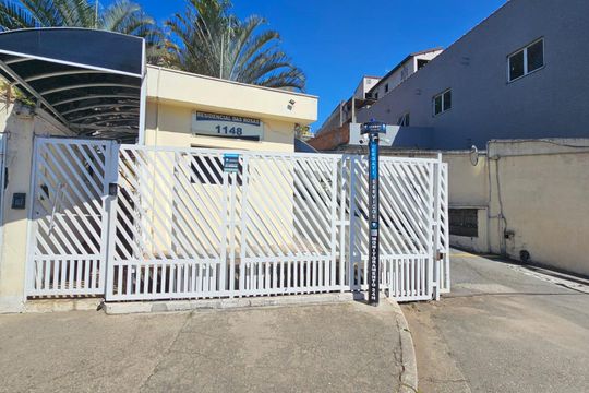 Fachada e portaria de apartamento para alugar com 2 quartos, 44m² em Quinta da Boa Vista (residencial), Itaquaquecetuba