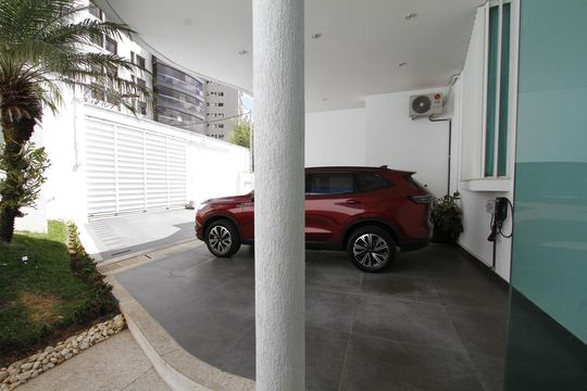 Garagem de casa à venda com 4 quartos, 650m² em São Bento, Belo Horizonte